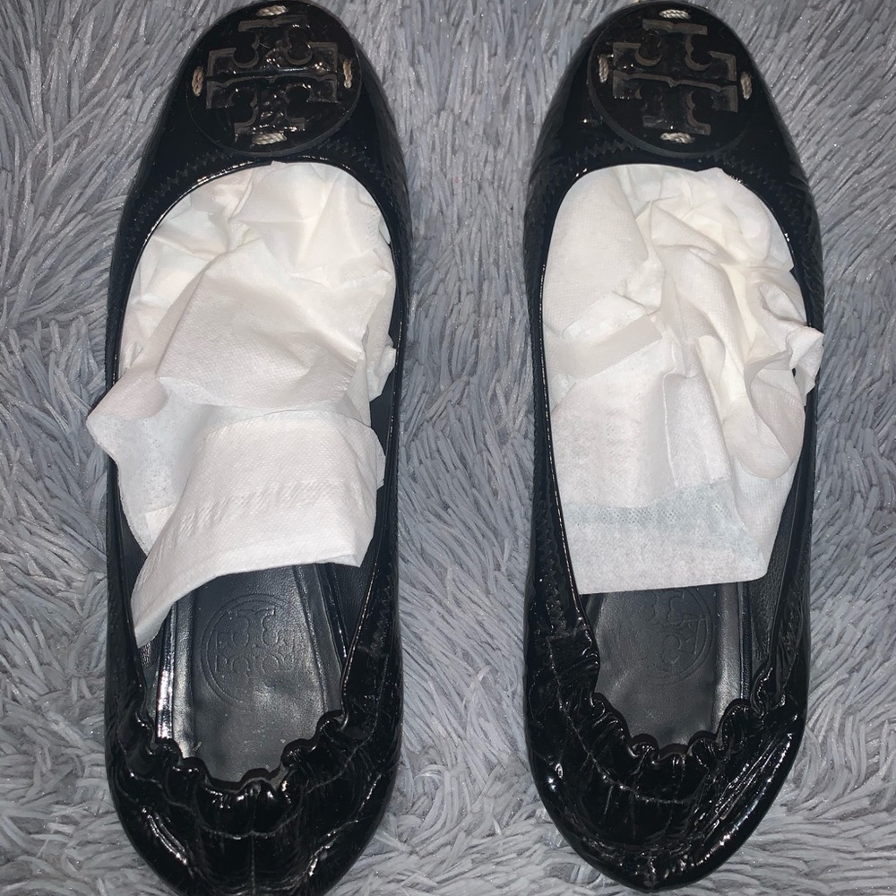 Size 8 Tory Burch Black Patent Leather Reva Ballet Flats.